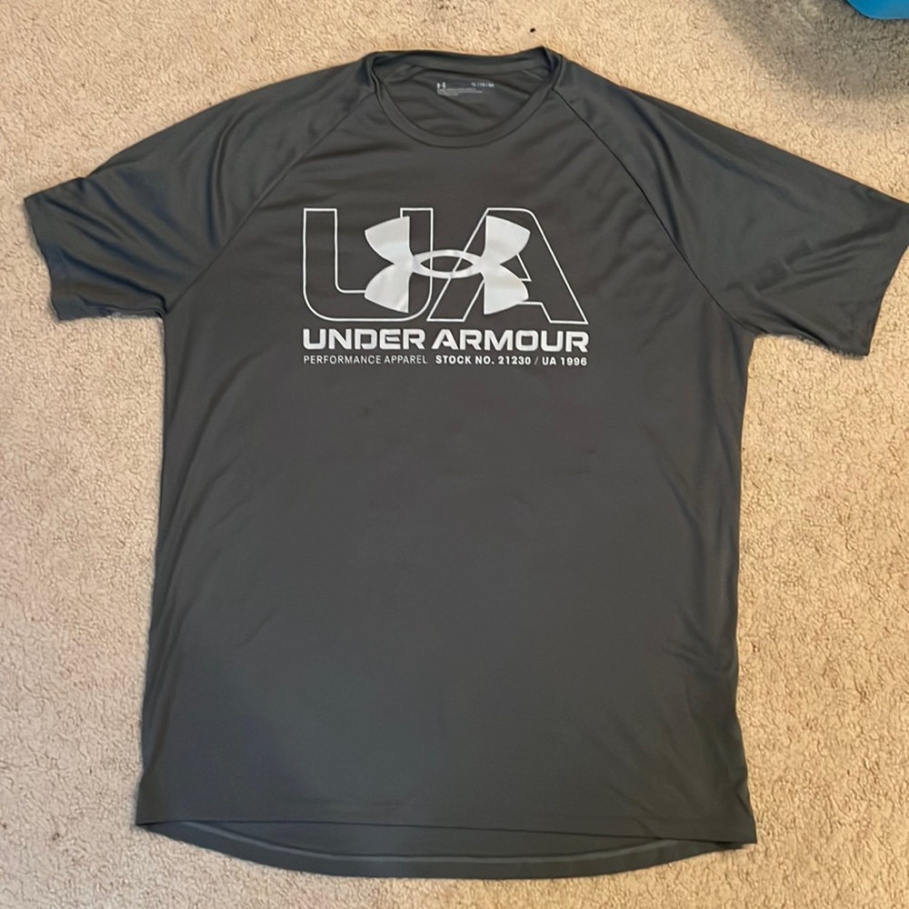 Short Sleeved UA t-shirt